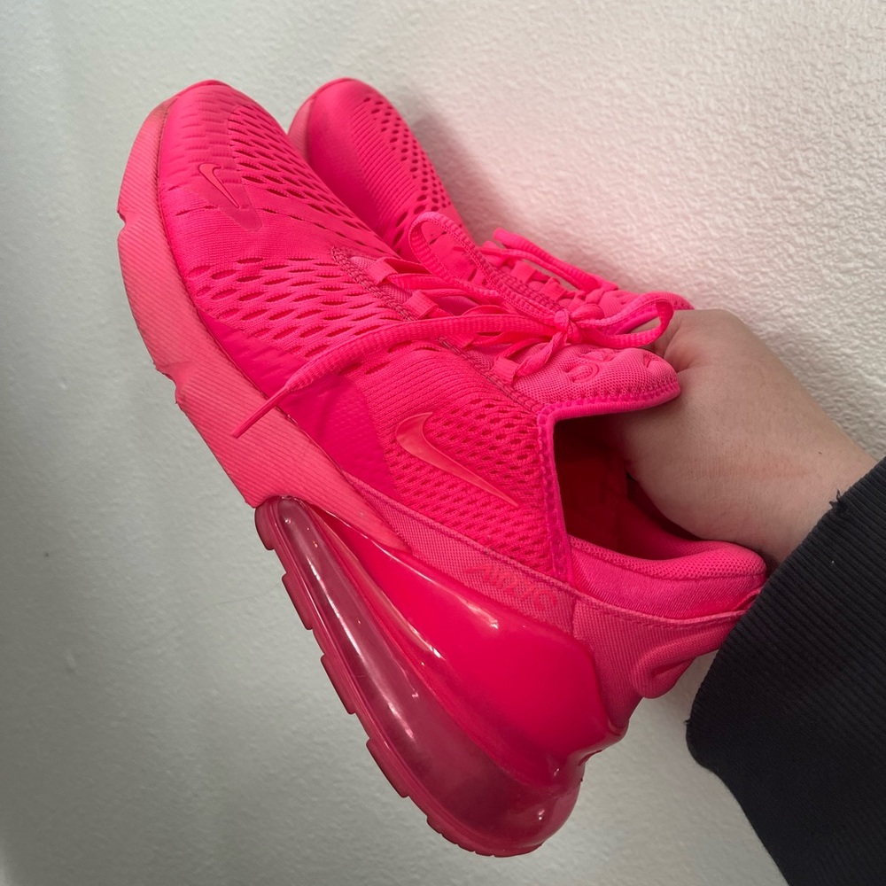 Women’s 10 Nike Air Max 270